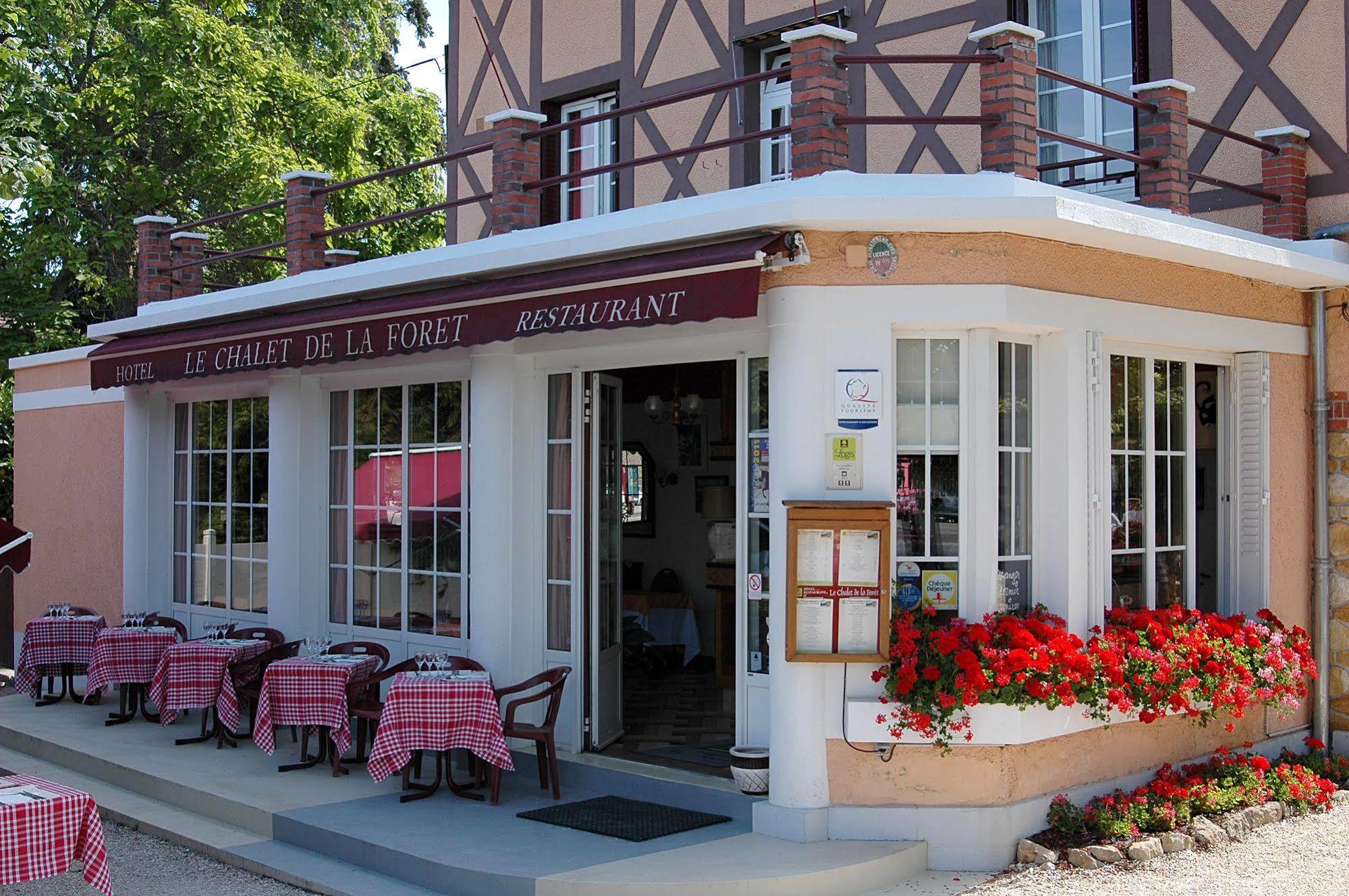 Le Chalet De La Foret Logis Hotel 3 Etoiles Et Restaurant Vierzon Exterior photo
